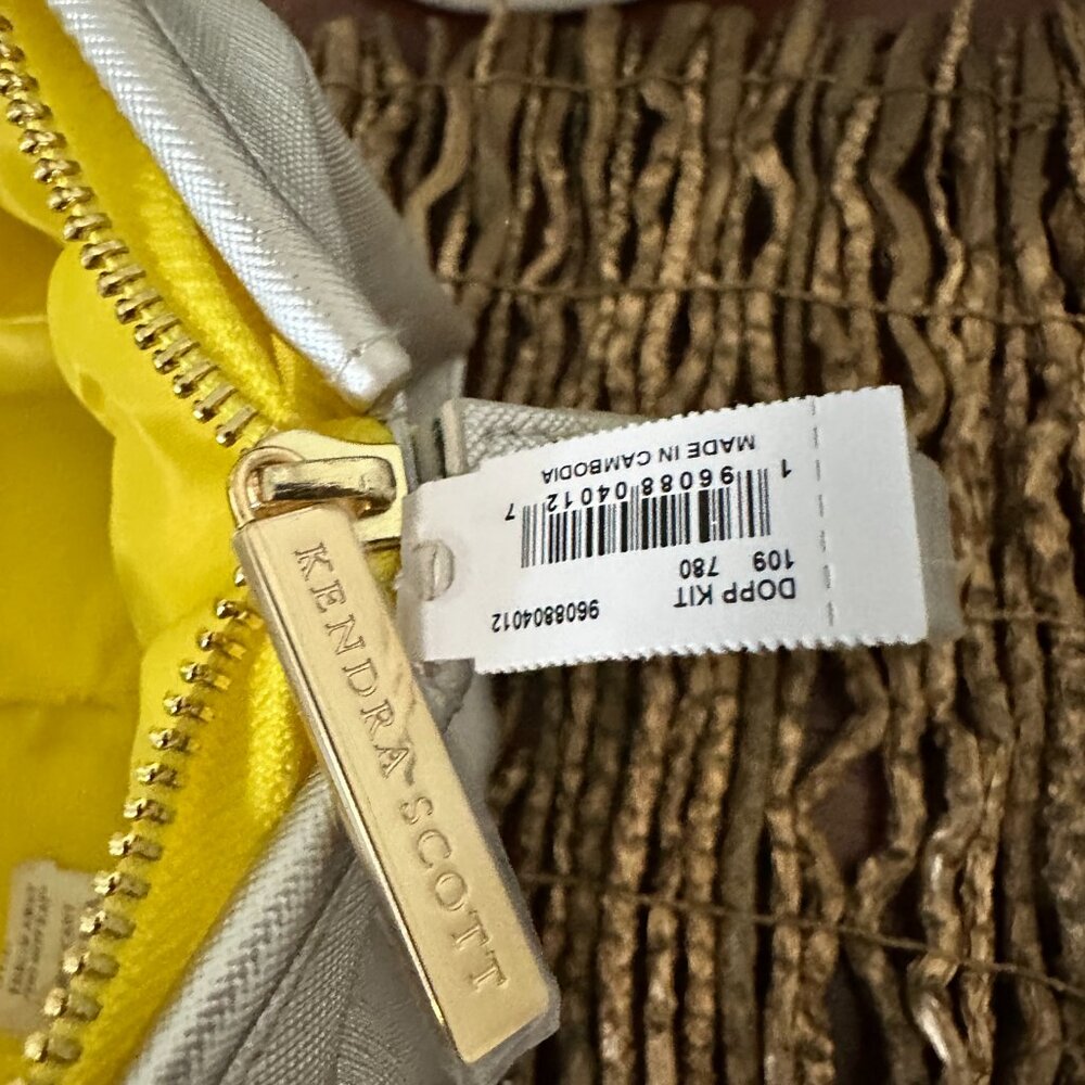 Kendra Scott Case - Picture 5 of 8